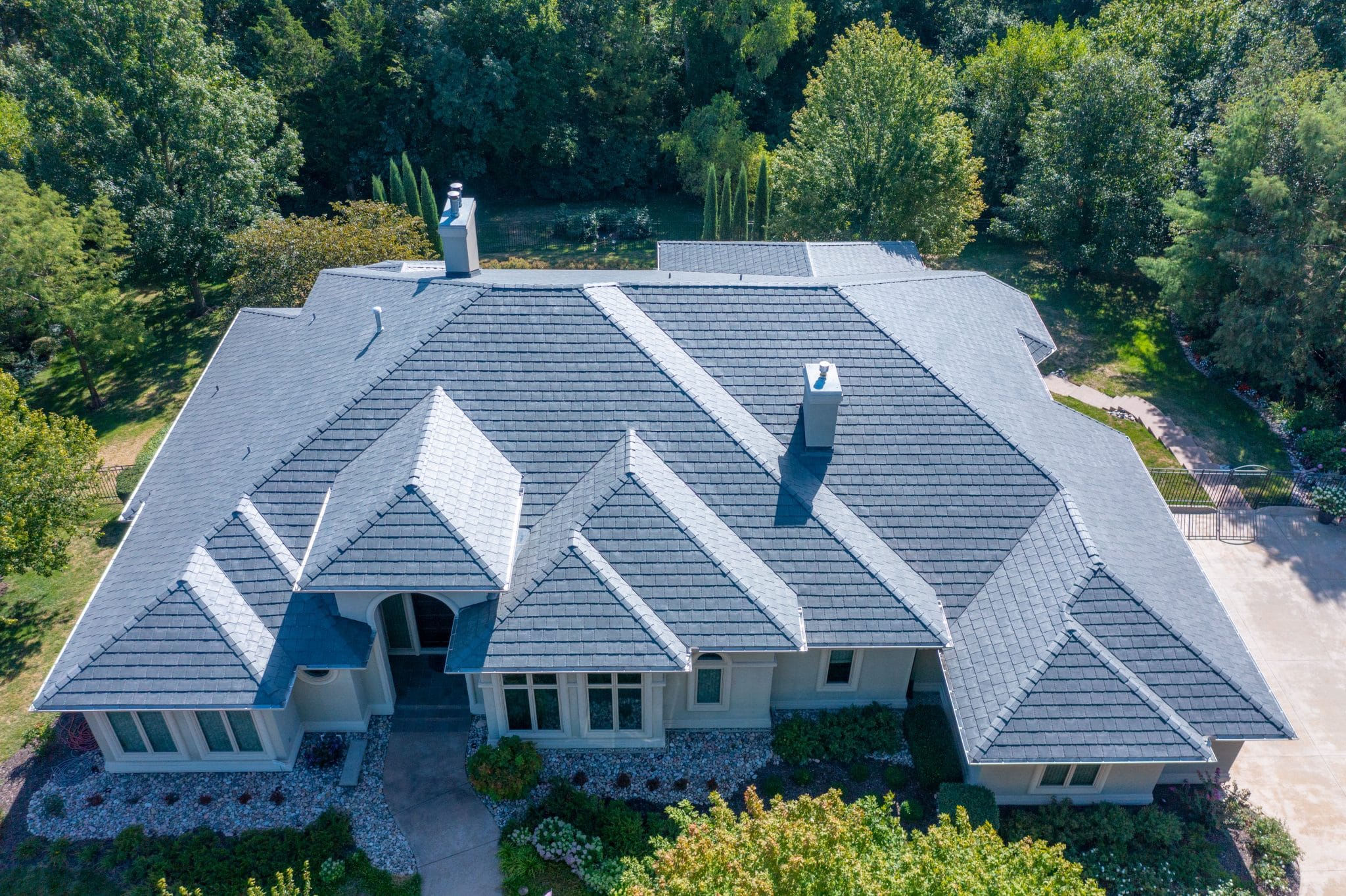 DaVinci Roofscapes Bellaforte Slate Slate Gray House