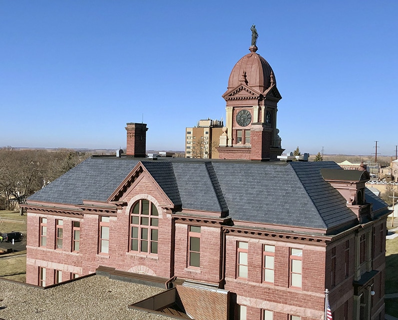 DaVinci Roofscapes Bellaforte Slate Smokey Gray House