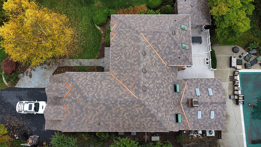 DaVinci Roofscapes Single-Width Shake Aged Cedar House