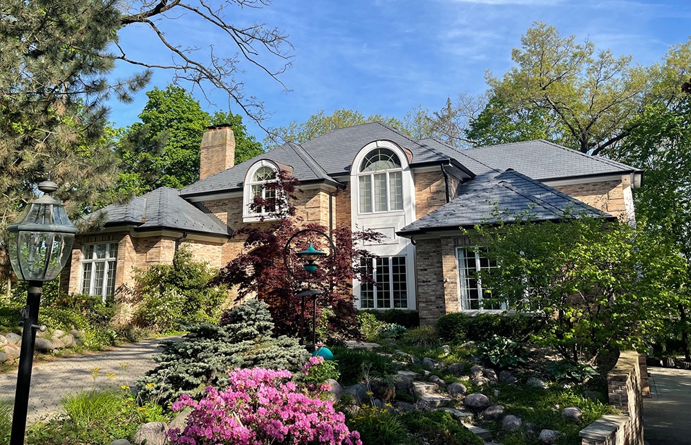 DaVinci Roofscapes Single-Width Slate Smokey Gray House