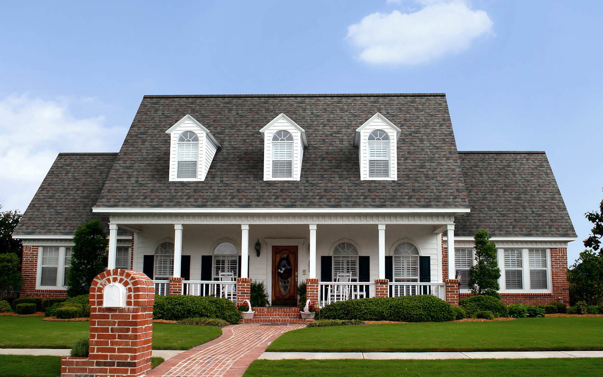 Owens Corning TruDefinition® Duration® Colonial Slate House