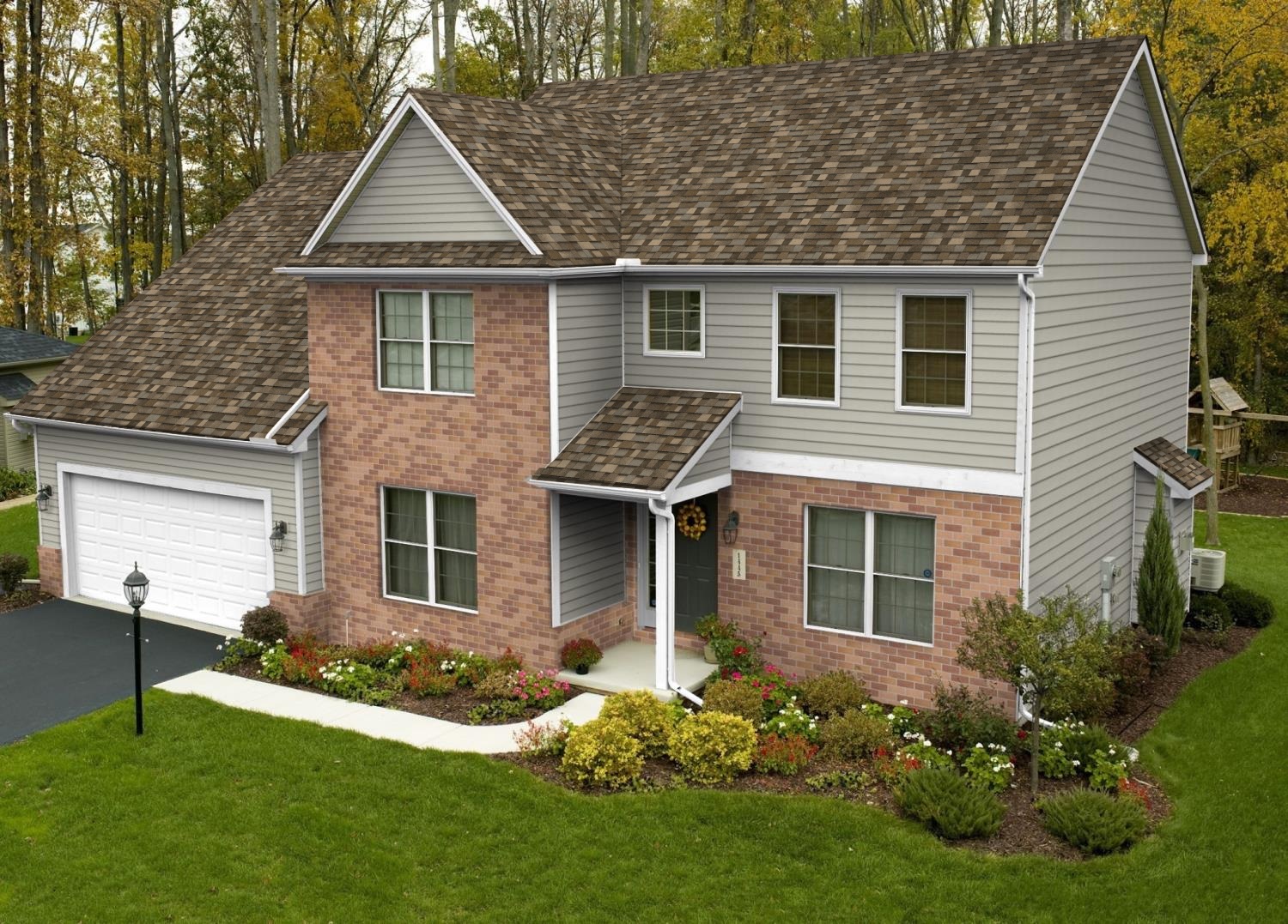 Owens Corning TruDefinition® Duration® MAX® Shingles Sycamore House