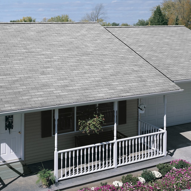 Owens Corning Supreme® Shingles Antique Silver House