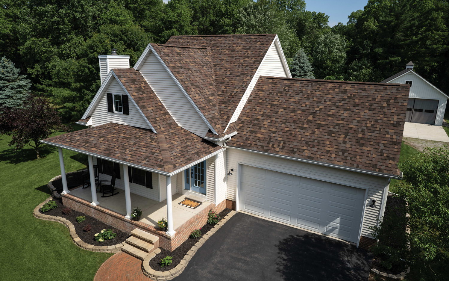 Owens Corning TruDefinition® Duration® Shingles + Designer Colors Summer Harvest House