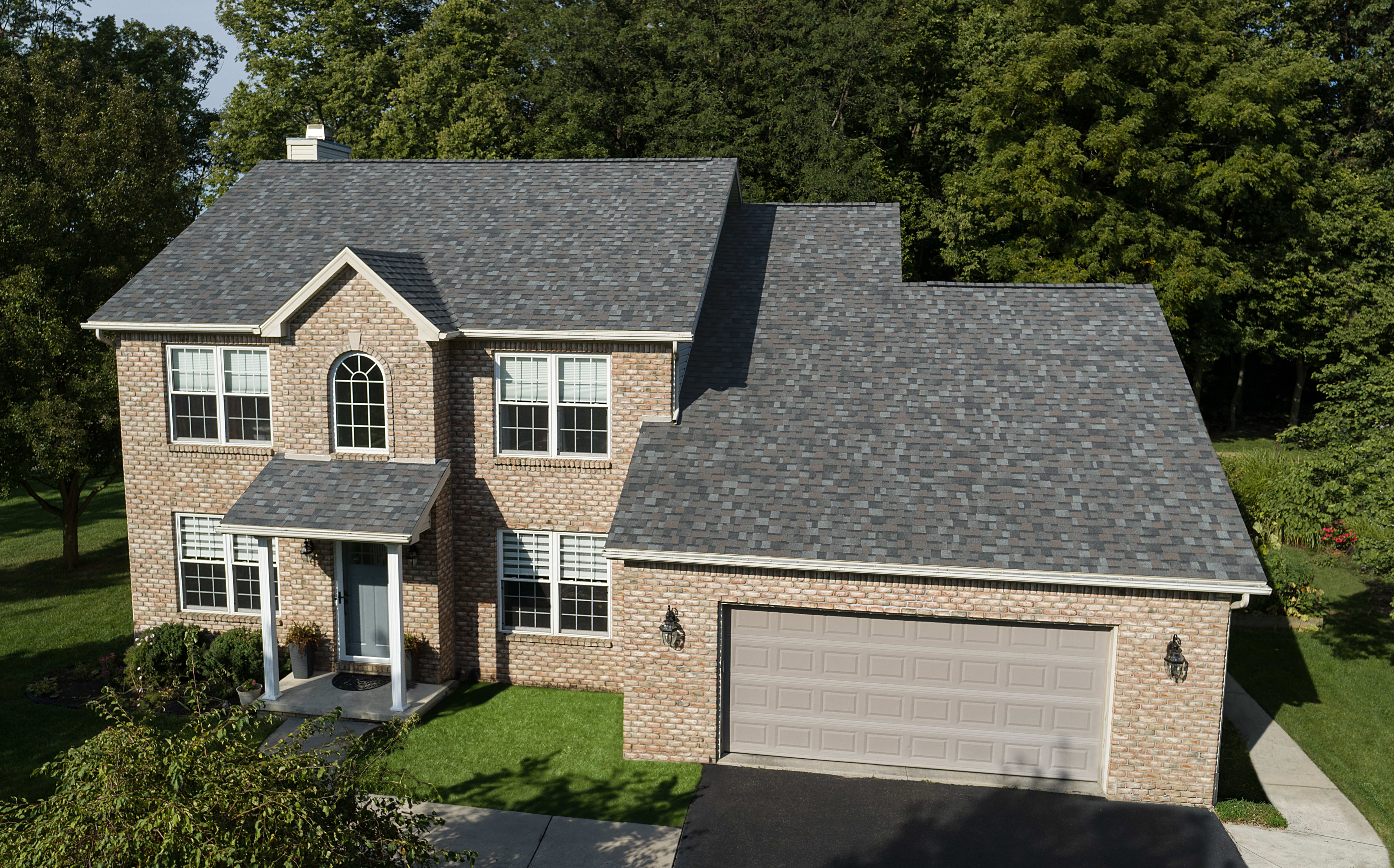 Owens Corning TruDefinition® Duration® Shingles + Designer Colors Williamsburg Gray House