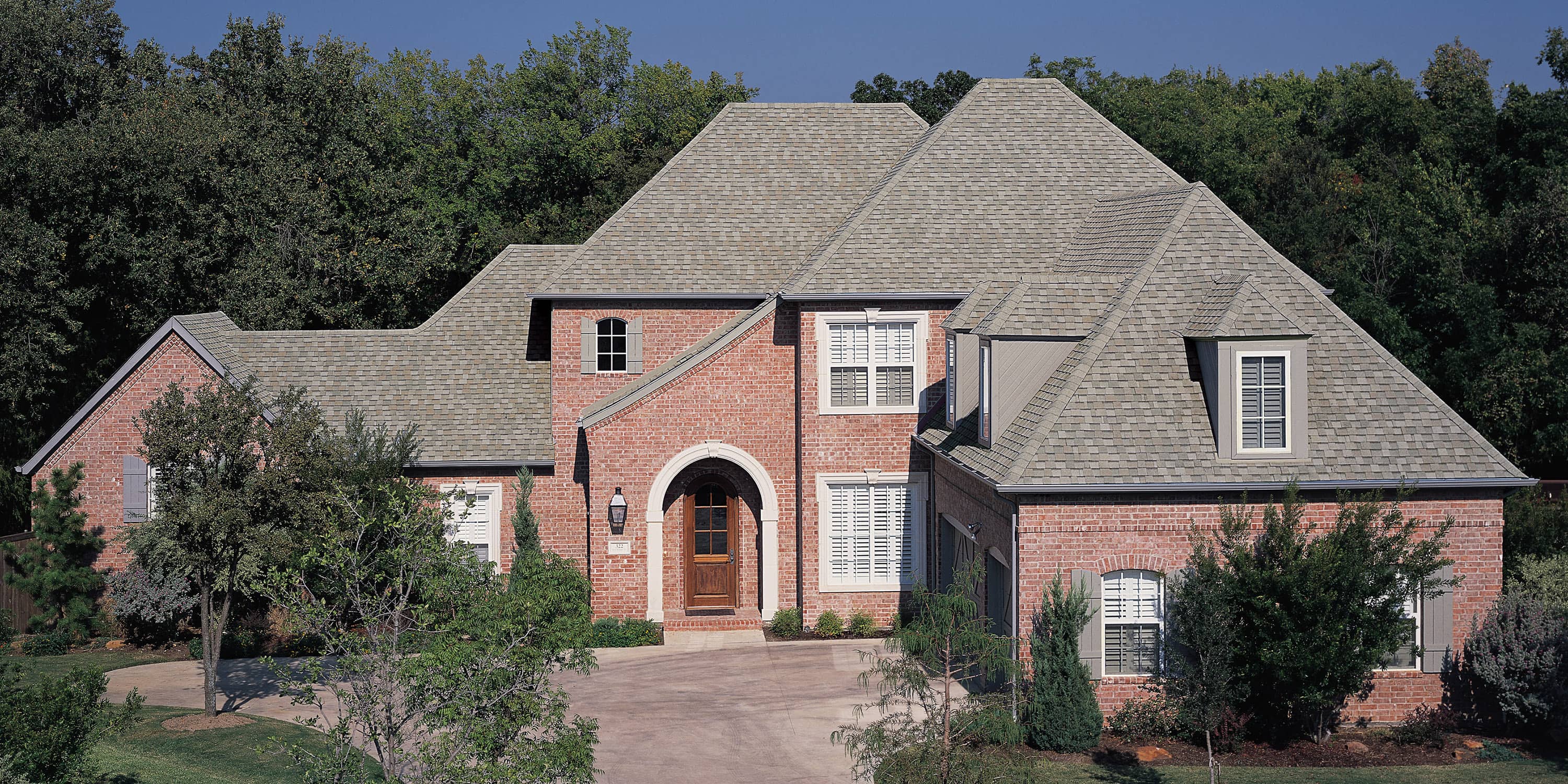 TAMKO HailGuard™ Olde English Pewter House