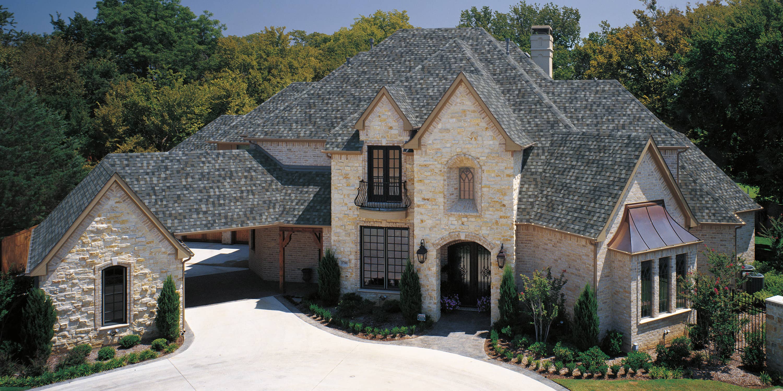 TAMKO HailGuard™ Thunderstorm Grey House